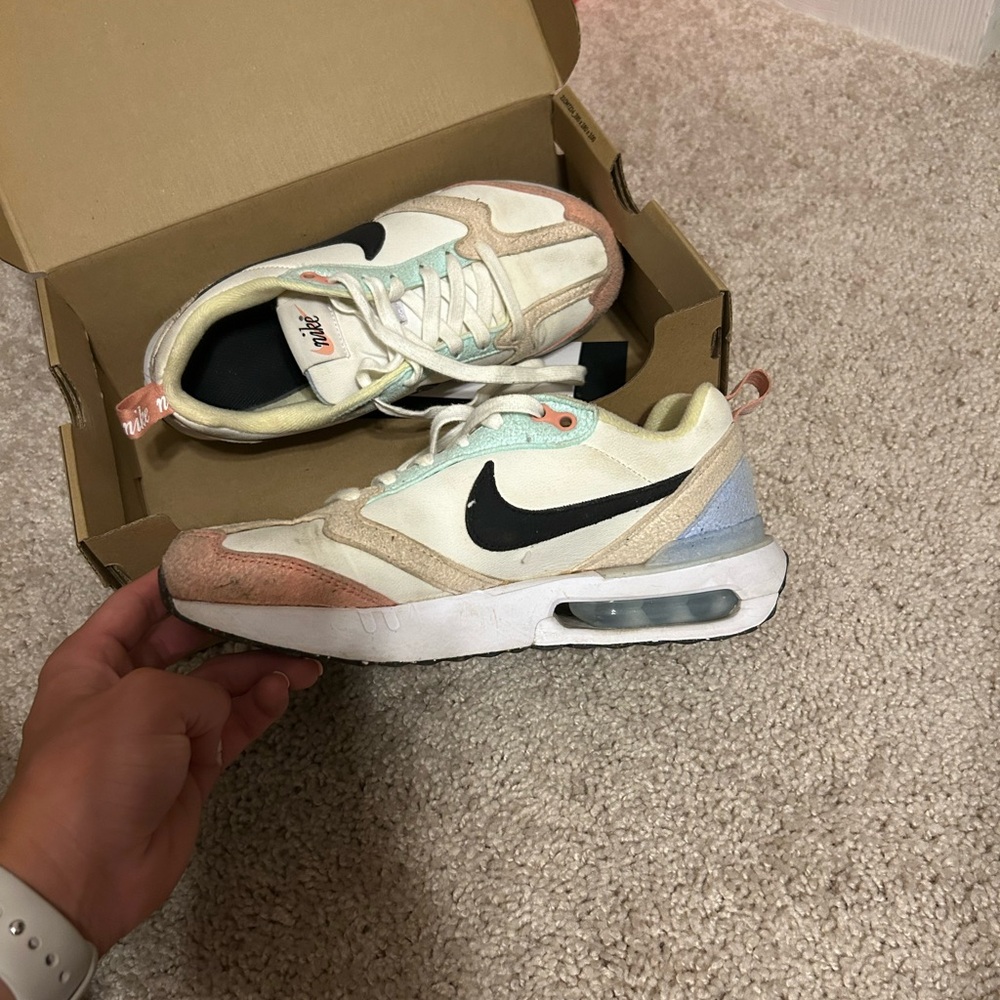 Nike women shoes